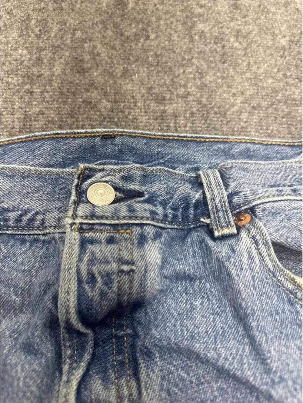 Levis 501 Jeans Mens 36x32 Button Fly Distressed Faded Medium Wash Blue Denim